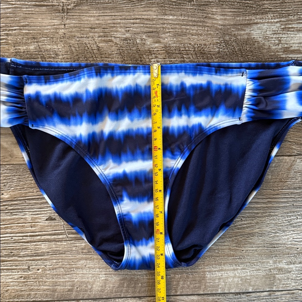 Athleta Blue and White Tie-Dye Bikini Set, Top 38DDD, Bottom Large - Picture 12 of 13